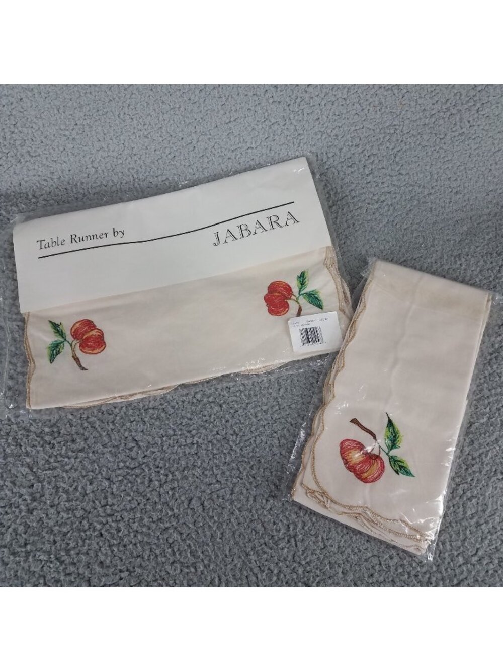 NEW Vintage Thanksgiving Table Runner & 4 Napkins Embroidered Harvest Bouquet
